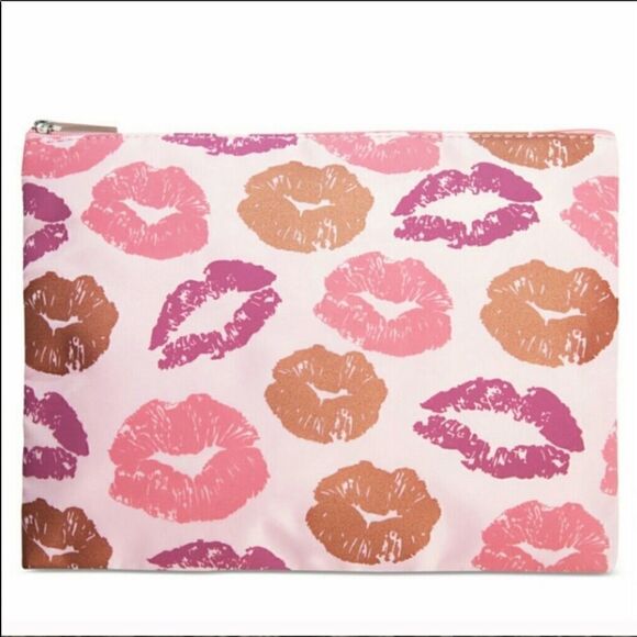 🎉1 hr sale 🎉Cosmetic bag 👄👄👄💋💋💋 - Picture 1 of 5